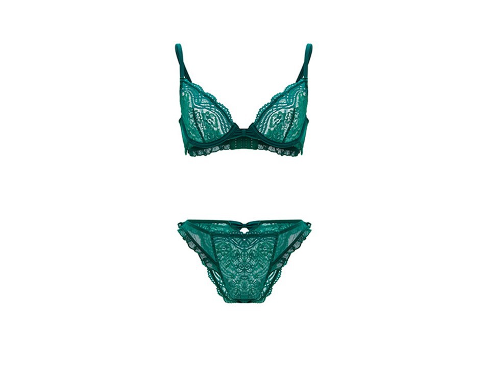 Is lace lingerie suitable for small busts? Is lace lingerie suitable for small busts?